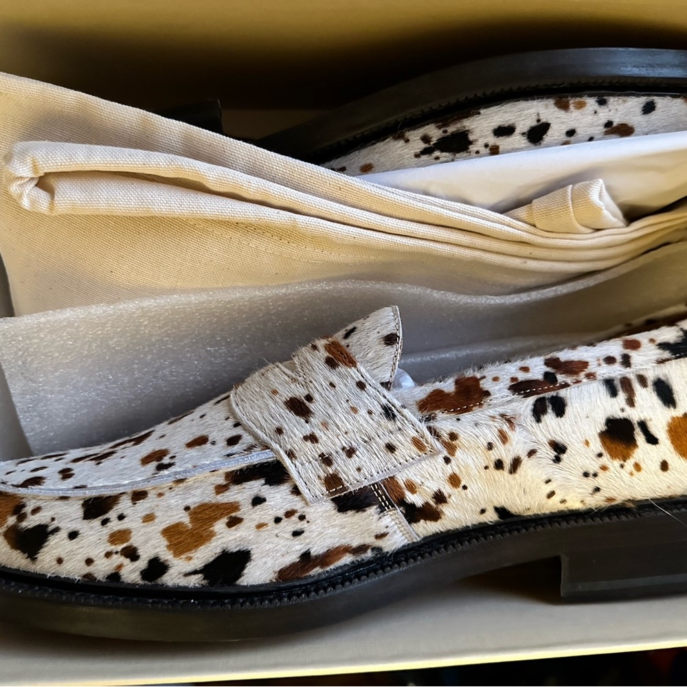 Blackstock & Weber White and Black Loafers with Unique Pattern